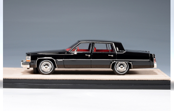 CADILLAC Sedan Deville (1983), Black