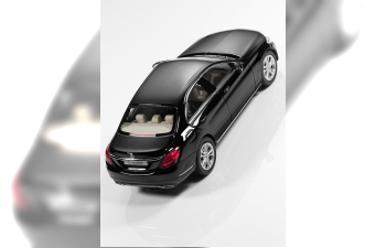 MERCEDES-BENZ C-class W205 Avantgarde (2014), black obsidian