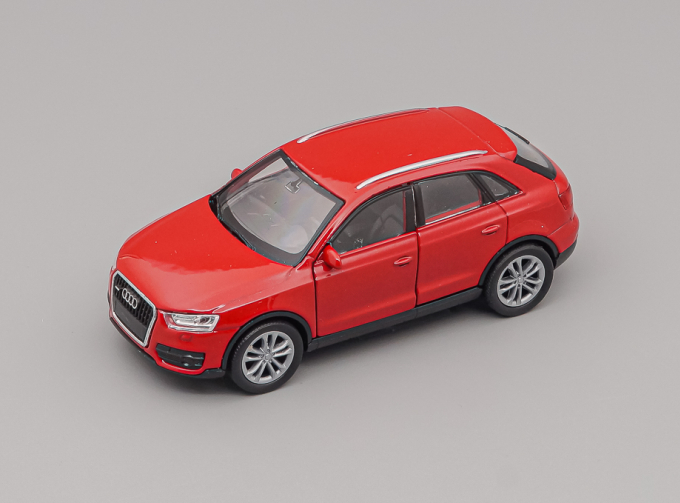AUDI Q3, red