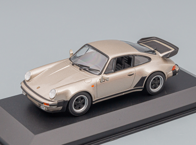 PORSCHE 911 930 3.3l Turbo Coupe (1977), Gold Met