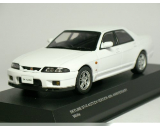 NISSAN Skyline GT-R(BCNR33) AUTECH Ver. 40th ANNIVERSARY, белый