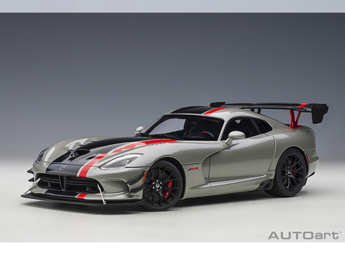 Dodge Viper ACR 2017 (billet silver metallic/black stripes)