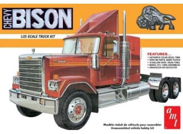 Сборная модель Chevrolet Bison Conventional Tractor, plastic modelkit
