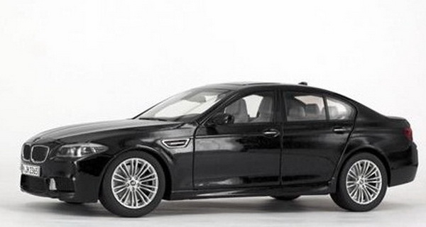 BMW F10M M5 (black sapphire)