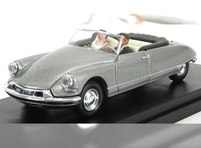 CITROEN Ds 19 Cabriolet Just Married (1961) с фигурками, серый