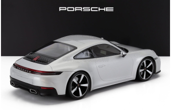 PORSCHE 911 (992.2) Carrera Coupé (2024), GT silver metallic