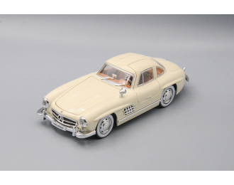 MERCEDES-BENZ W198 300SL Gullwing, слоновая кость, 21 см