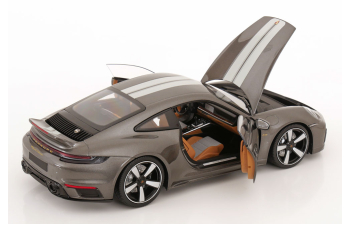 PORSCHE 911 (992) Sport Classic (2022), grey metallic