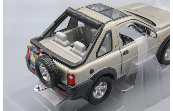 Land Rover Freelander (beige) Open