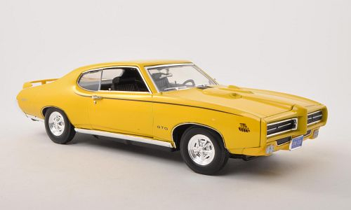 PONTIAC GTO Judge yellow