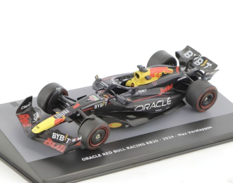 Oracle RED BULL RB20 2024 Max Verstappen + Ferrari F2002 2002 Michael Schumacher, Les monoplaces ​légendaires​ ​à l’échelle
