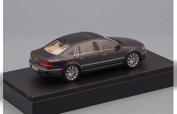 VOLKSWAGEN Phaeton, black