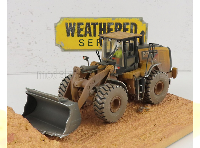 CATERPILLAR Cat966m Ruspa Gommata - Scraper Tractor Weathered Medium Wheel Loader, Yellow Black