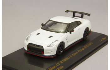 NISSAN GT-R Nismo N Attack Package(R35) (2015), pearl white