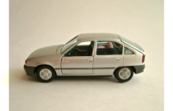 OPEL Kadett GLS 5-turing, серебристый