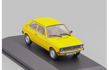 VOLKSWAGEN Polo (1975), yellow