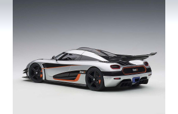 Koenigsegg One:1 2014 (grey / carbon / orange)