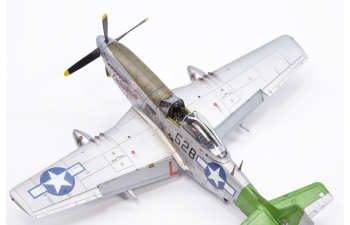 Сборная модель P-51D MUSTANG DUAL COMBO ROYAL CLASS