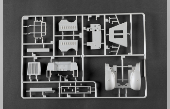 Сборная модель тяжелый тягач Schwerer Zugkraftwagen 18to Sd.Kfz. 9 (Артиллерийская версия)