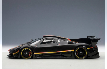 PAGANI Zonda Revolution 2013 (black carbon fiber)