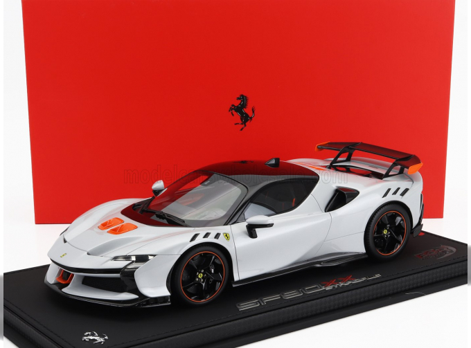 FERRARI Sf90 Xx Stradale (2024) - Con Vetrina - With Showcase, Bianco Artico - White Orange Black