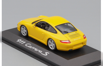 PORSCHE 911 Carrera S Type 997, yellow