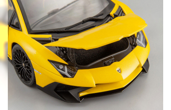 LAMBORGHINI Aventador LP750-4 SV (2015), yellow