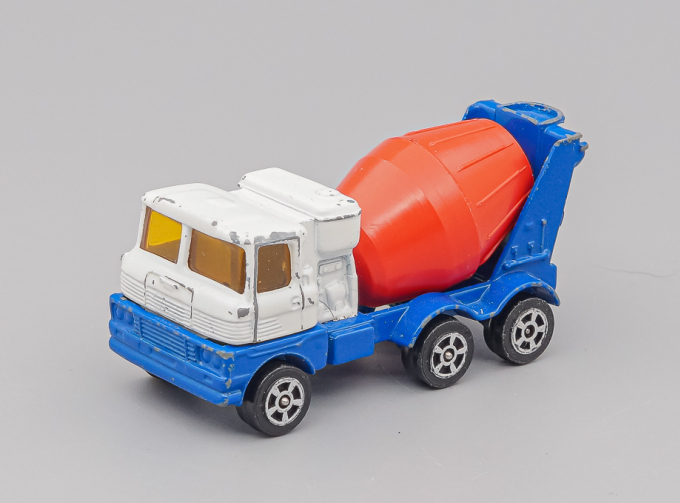 SCAMMELL Concrete Mixer, white / blue / red