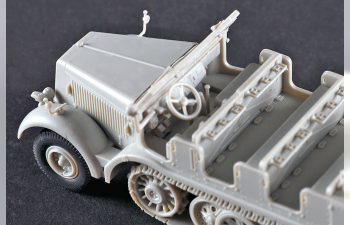 Сборная модель Sd.Kfz.8 Schwerer Zugkraftwagen 12t