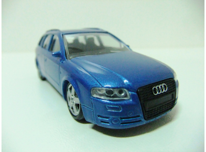 AUDI A4 Avant, blue