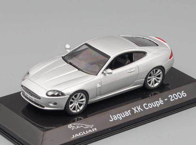 JAGUAR XK (2006), silber