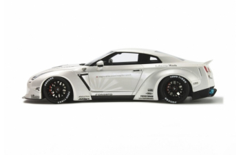 Nissan R35 GTR LB Performance, L.e. 2000 pcs. (pearl white)