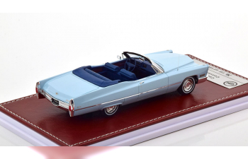 CADILLAC DeVille Convertible (1968), light blue