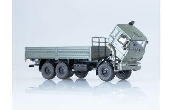 Камский грузовик 43118 бортовой с тентом, хаки