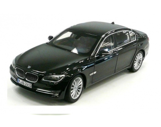 BMW 750 Li F02 LCI, black metallic