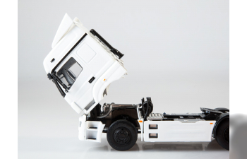 Камский грузовик 5490 седельный тягач, белый