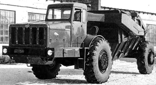 Сборная модель МоАЗ-529В с землевозной тележкой Д-504 (1960)