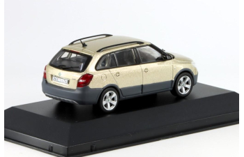 SKODA Fabia II Combi Scout (2010), gold