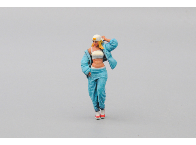 Фигурка девушки Лера (синий костюм)