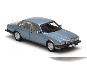 DAIMLER XJ40 1990, Light Blue