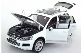 VOLKSWAGEN Touareg II 2012 White