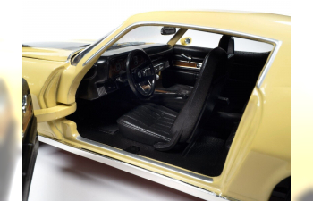 CHEVROLET Camaro RS/Z28 (1972), light yellow / black