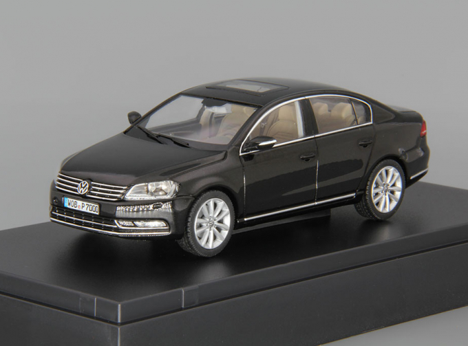 VOLKSWAGEN Passat Limousine (2010), black