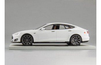 Tesla Model S 2012 (white)