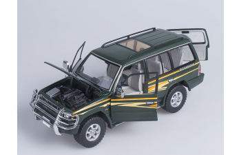 Mitsubishi Pajero Long 3.5 V6 1998 (Dark green)