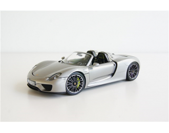 PORSCHE 918 Spyder (2013), silver metallic