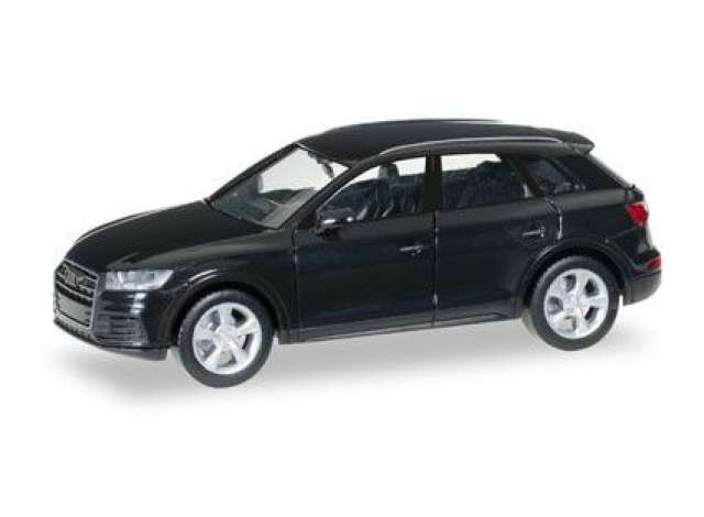 AUDI Q5, black
