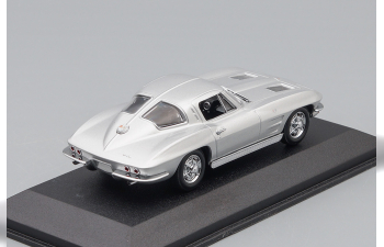 CHEVROLET Corvette Coupe (1963), silver