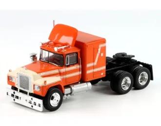 MACK RS 700 (1966), dark orange / light beige