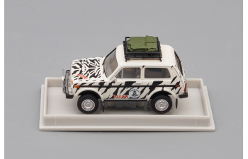 LADA Niva Safari, white/ black